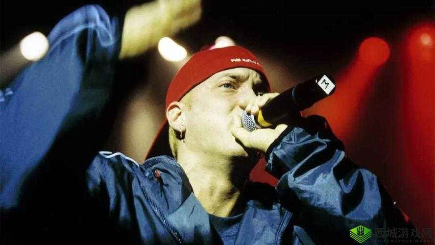 EMINEM和他母亲:难解的亲情羁绊